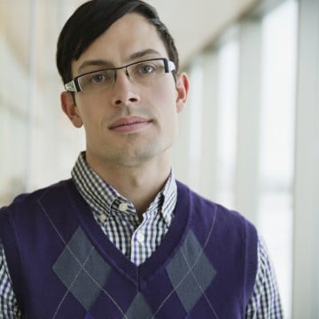 Can A Bad Opening Pic Sink An Otherwise Great Tinder Profile?