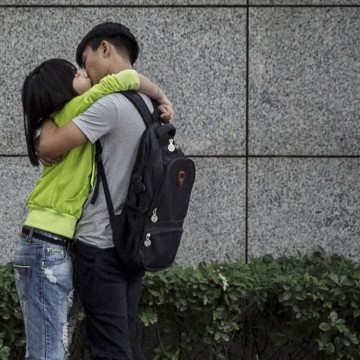 Is She Into You? This Hilarious YouTube Video Is Your Bible To Knowing For Sure