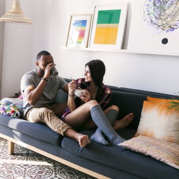 Dealing With Turbo Relationships (a Pandemic Oddity), According to Experts