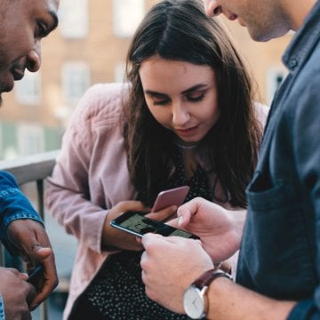 Wingman Lets You Sit Back While Your Friends Find Love for You