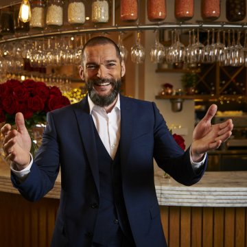 How To Spark Chemistry On Your Date, According To A First Date Guru