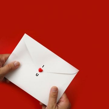 Want to Craft a Genuinely Heartfelt Romantic Note? Here’s How