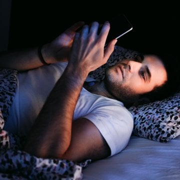 Does Your Crush Only Text You Around Midnight? Here’s What It Means