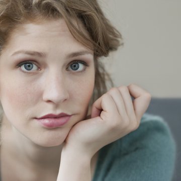 How Do I Help My Girlfriend Boost Her Self-Esteem? The Dating Nerd Weighs In