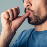 A Too-Close Relationship With Mom Could Actually Be Hurting Your Love Life