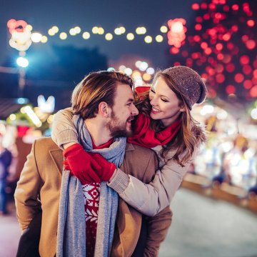 How To Survive The Holidays As A Couple (And Both Have A Great Time)