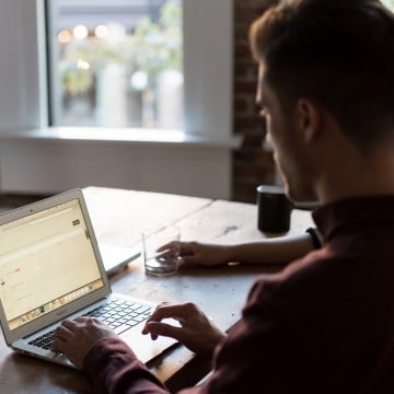 13 Common Phrases You May Be Getting Wrong When You Message Her