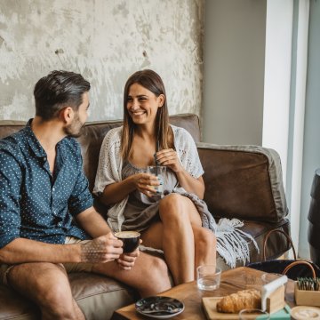 Ditch the Dating App: 6 Tips for Meeting People IRL