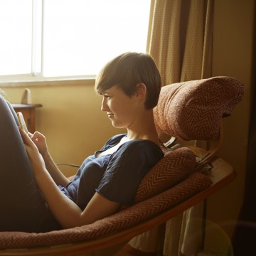 Are You Guilty Of Cushioning? The Latest Dating Trend, Explained