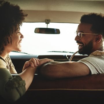 Up Your Convo Game With These Expert-Approved First-Date Pointers