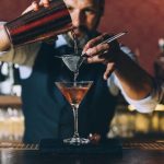 What You Should Never Do on a Date, According to Bartenders