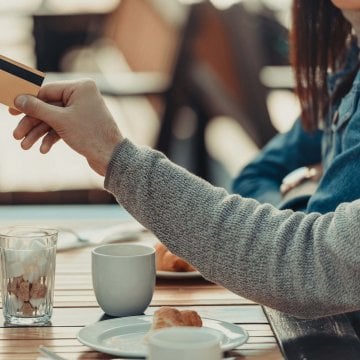 The Ultimate Guide to Figuring Out Who Should Pay on a First Date