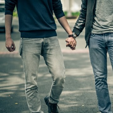 Heterosexual Men Could Learn a Thing or Two (or Six) From Queer Flirting Styles