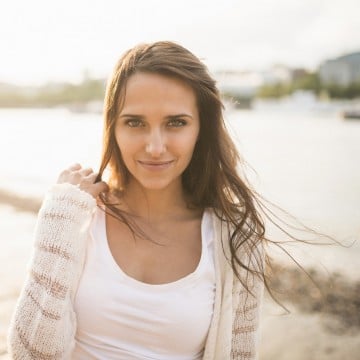 Can Average-Looking Guys Really Date Beautiful Women?