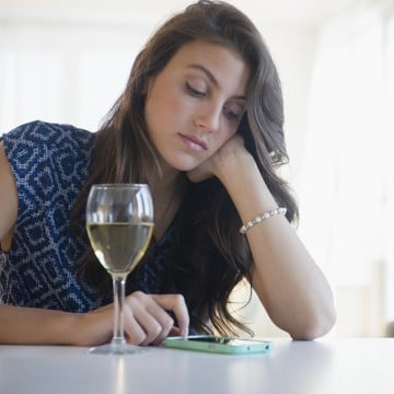 10 First Date Mistakes That Will Instantly Ruin Your Chances