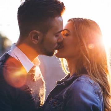 What The Smartest Single Guys Are Doing To Get More Dates