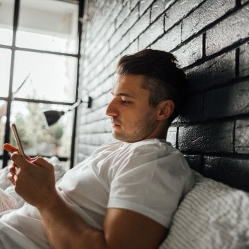 Feeling Some Fatigue From Swiping Right All Day? Here’s How to Get Past It