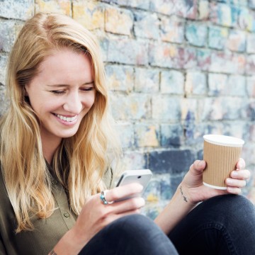 This Guy Got 500 Tinder Dates Thanks To This 1 Simple Opener