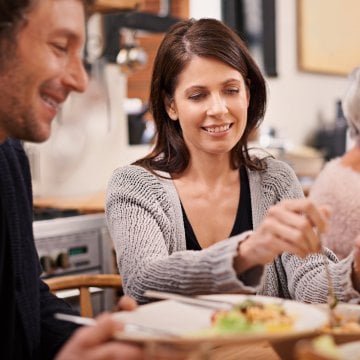 Poll: What Are *Your* Dating Plans This Thanksgiving?