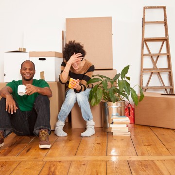 Before Moving in With a Partner, Here Are 7 Things Experts Want You to Know