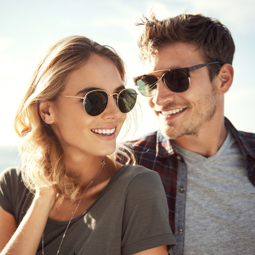 These 6 Dating Apps Pre-Select for the Most Impressive Singles