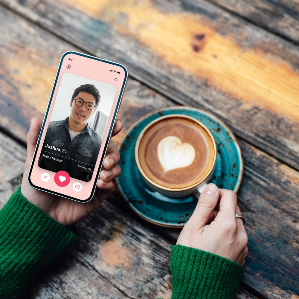 The Top 7 Mistakes You’re Making in Your Dating App Profiles, According to Experts