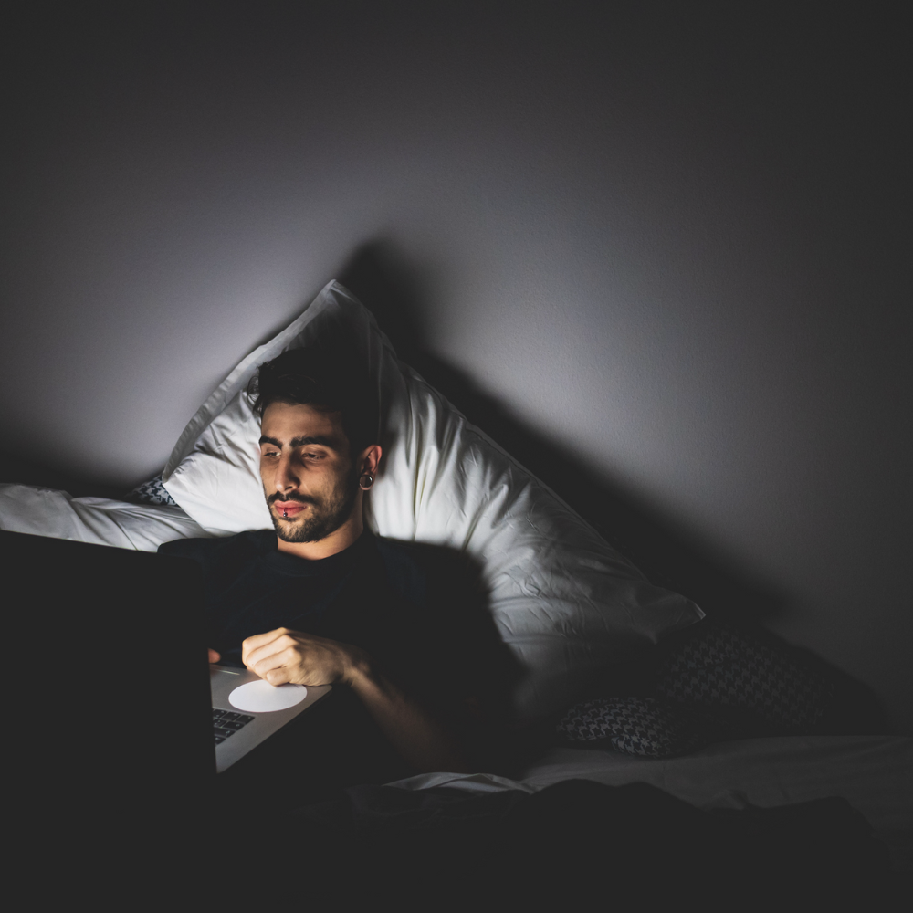5 Unhealthy Online Behaviors to Avoid in the Wake of a Painful Breakup